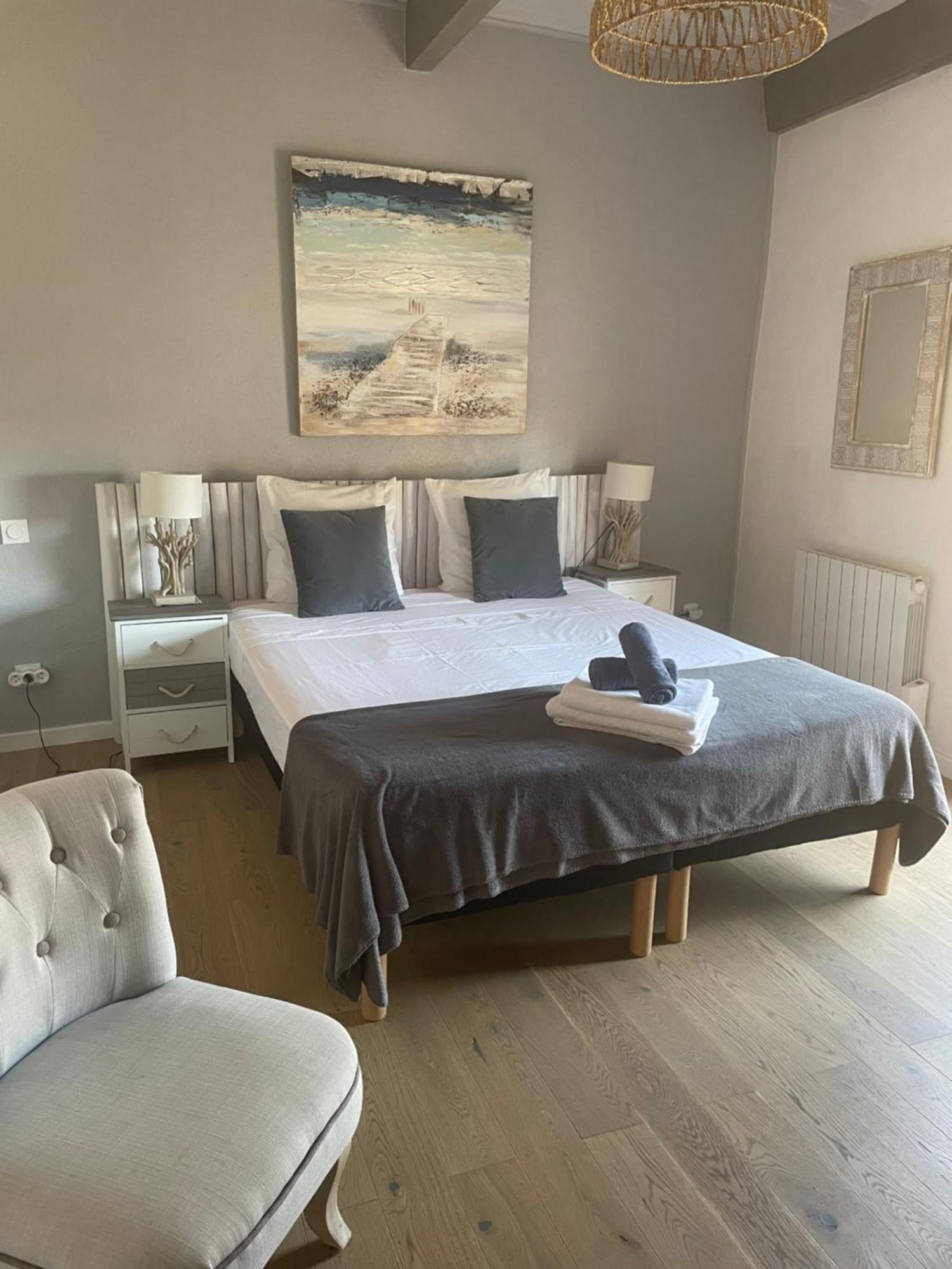 Appartement A 50 M De La Place Aux Herbes ユゼ エクステリア 写真